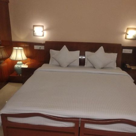 Kpm Regency Hotel Palakkad Exterior photo